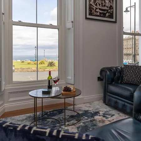 Sapphire Seas Уитби