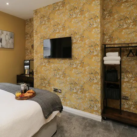 Sapphire Seas * Whitby